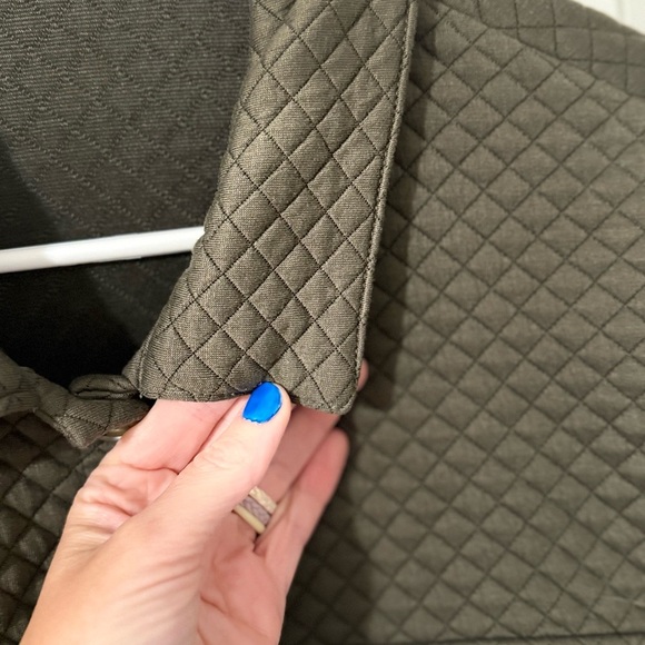 Women’s Quilted Design Olive Green Shacket, size XL - Picture 2 of 8